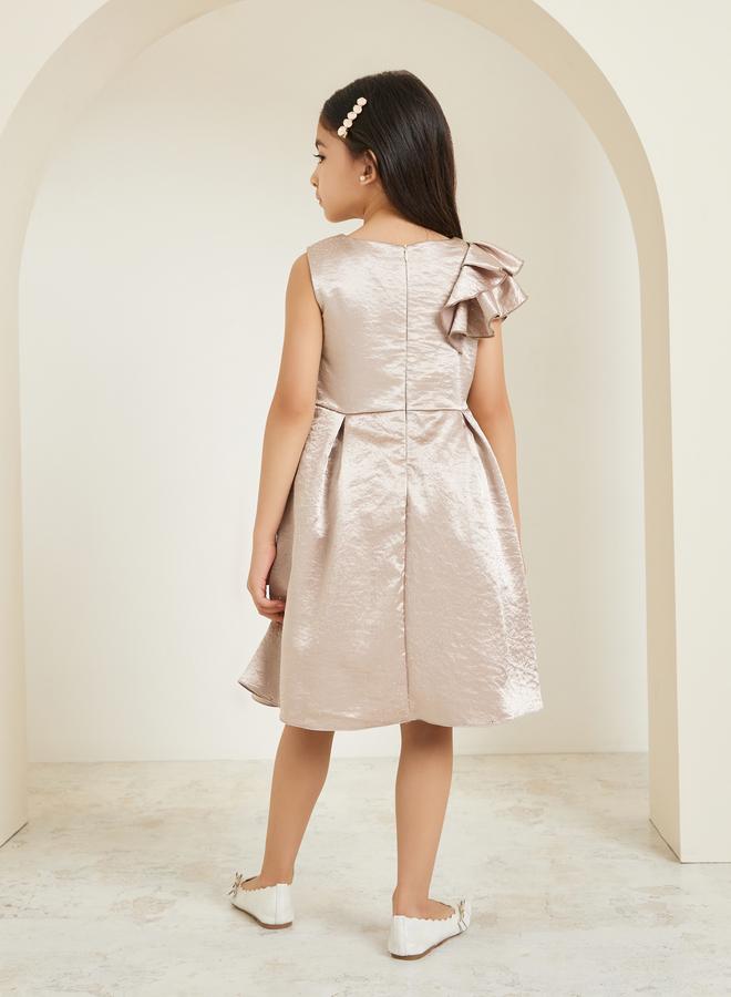 ستايلي فستان بلا أكمام بطيات وتفاصيل فيونكة - Image 3